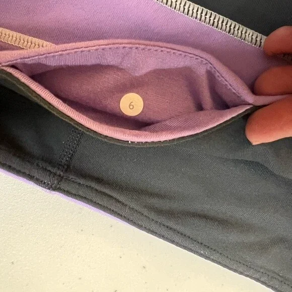 LULULEMON Capris gray/lavender size 6 - Picture 5 of 5